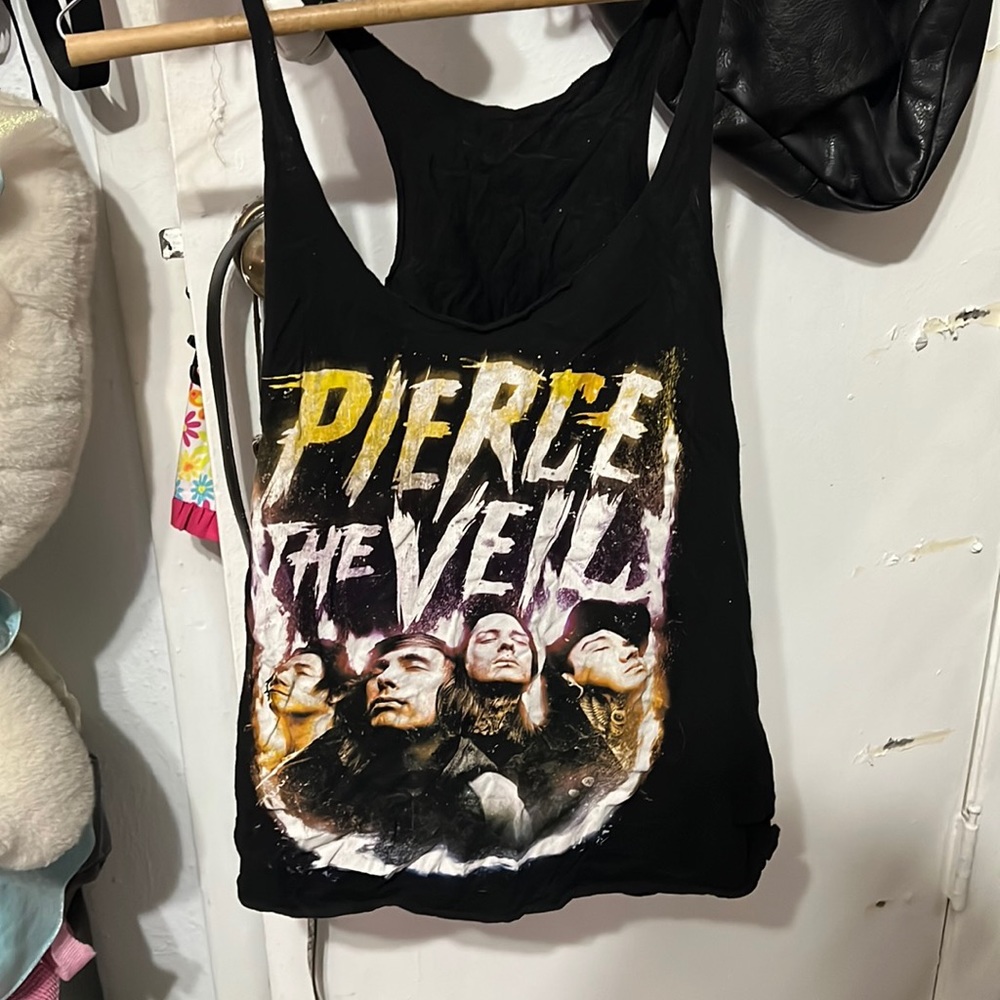 Pierce the veil tank